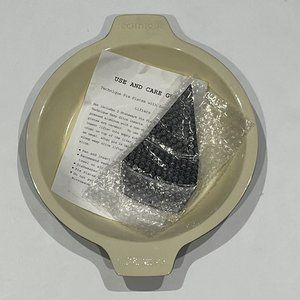 QVC Technique Ceramic Brown And Cream 10” Pie Plate With Lifter And Instructions